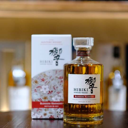 Suntory Hibiki Blossom Harmony Blended Whisky