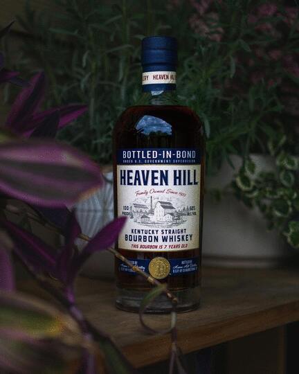 Heaven Hill Distilleries 7 Year Old Kentucky Straight Bourbon Whiskey