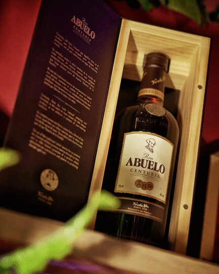Ron Abuelo Centuria Reserve De La Familia Rum